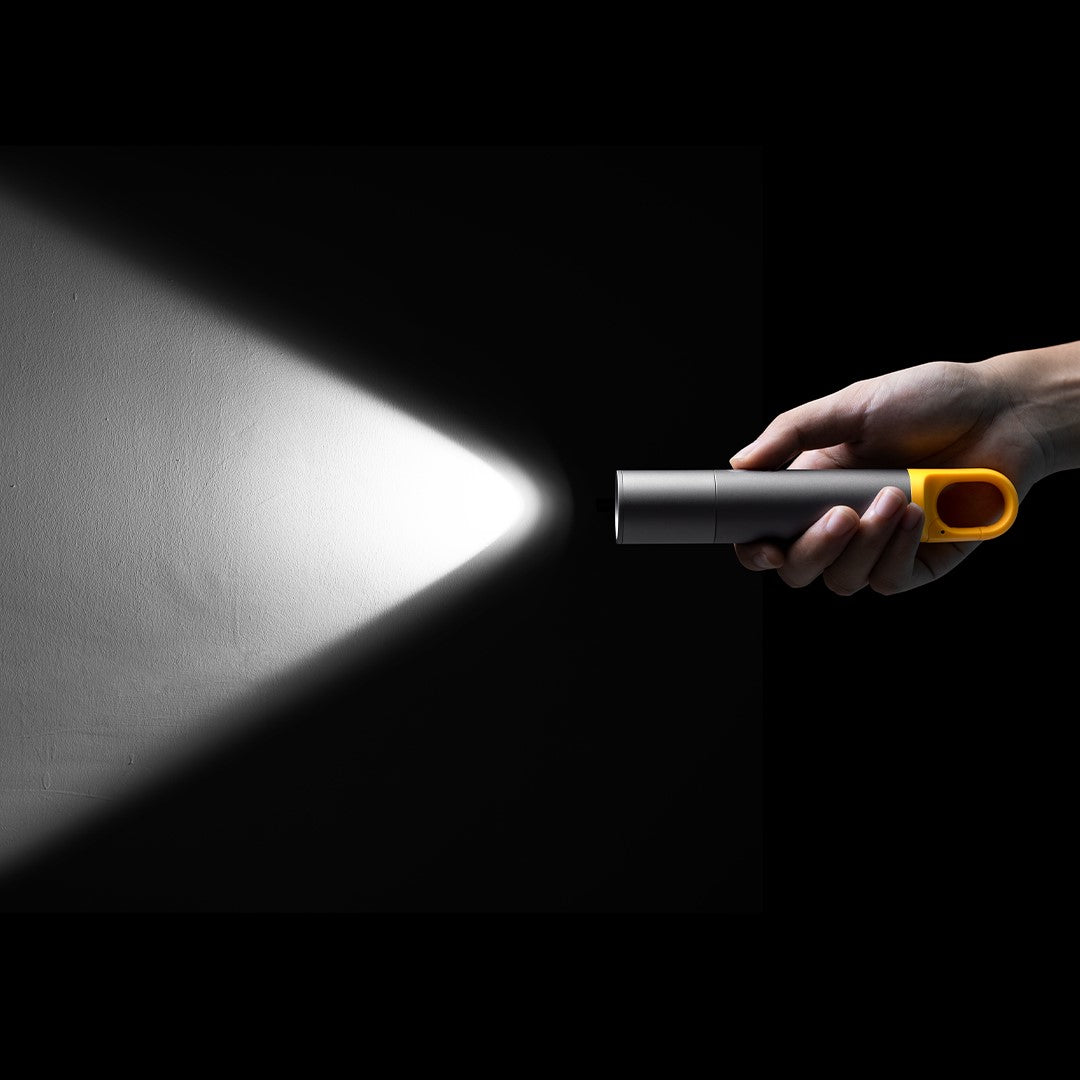 High Lumen Stepless Zoom Outdoor Camping Flashlight